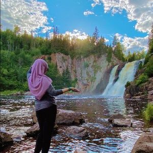 Meet your Posher, Ayan